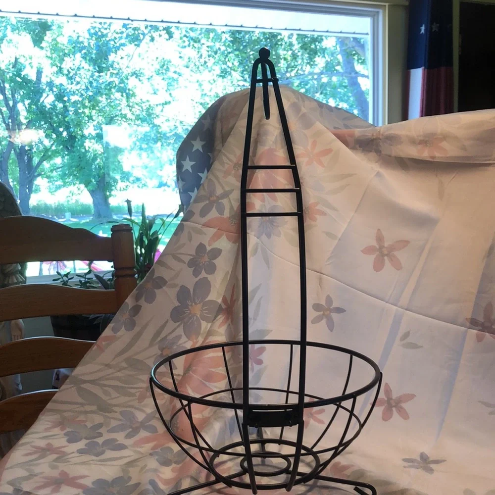 Wire Fruit Bowl/Basket w/Banana Tree Hanger 11”x20.5”